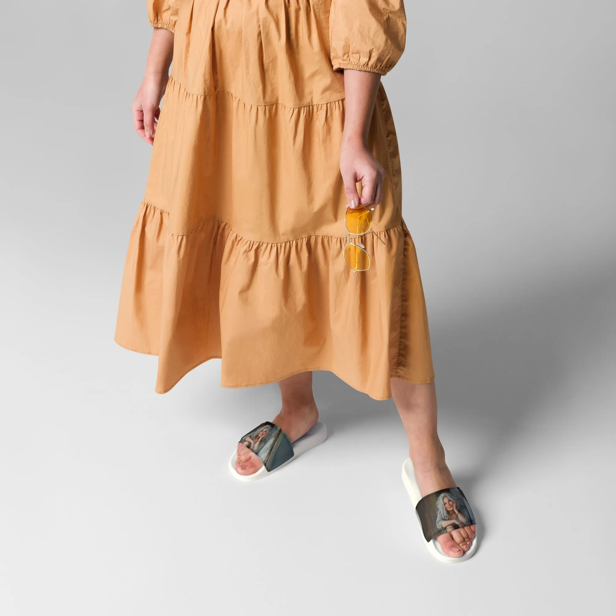 Strength in Simplicity Worn Radiance Women's slides